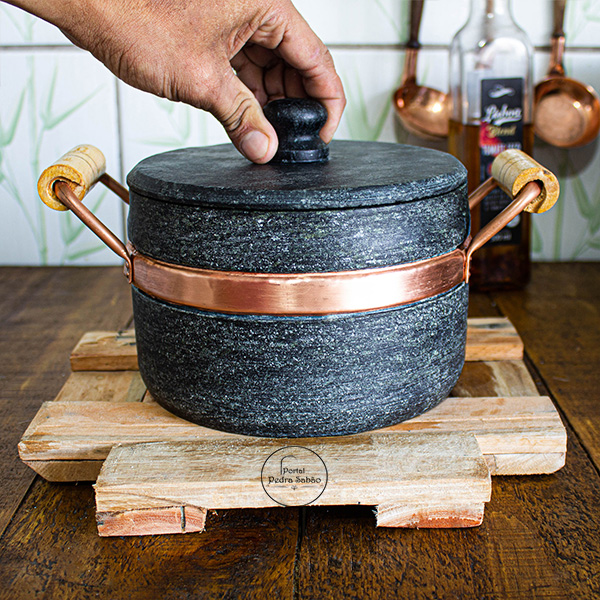 panela de pedra sabão