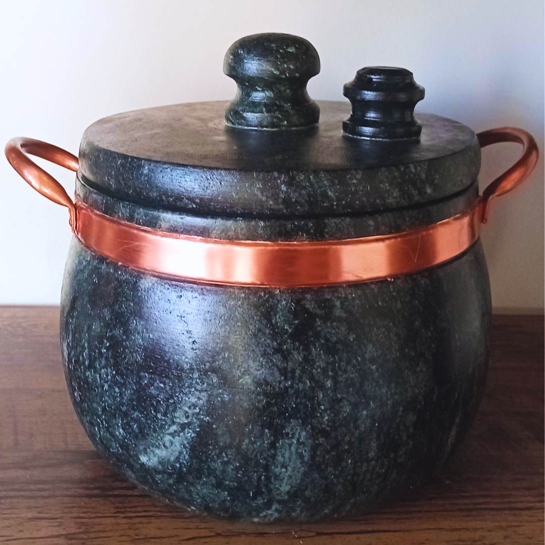panela de pedra vulcânica