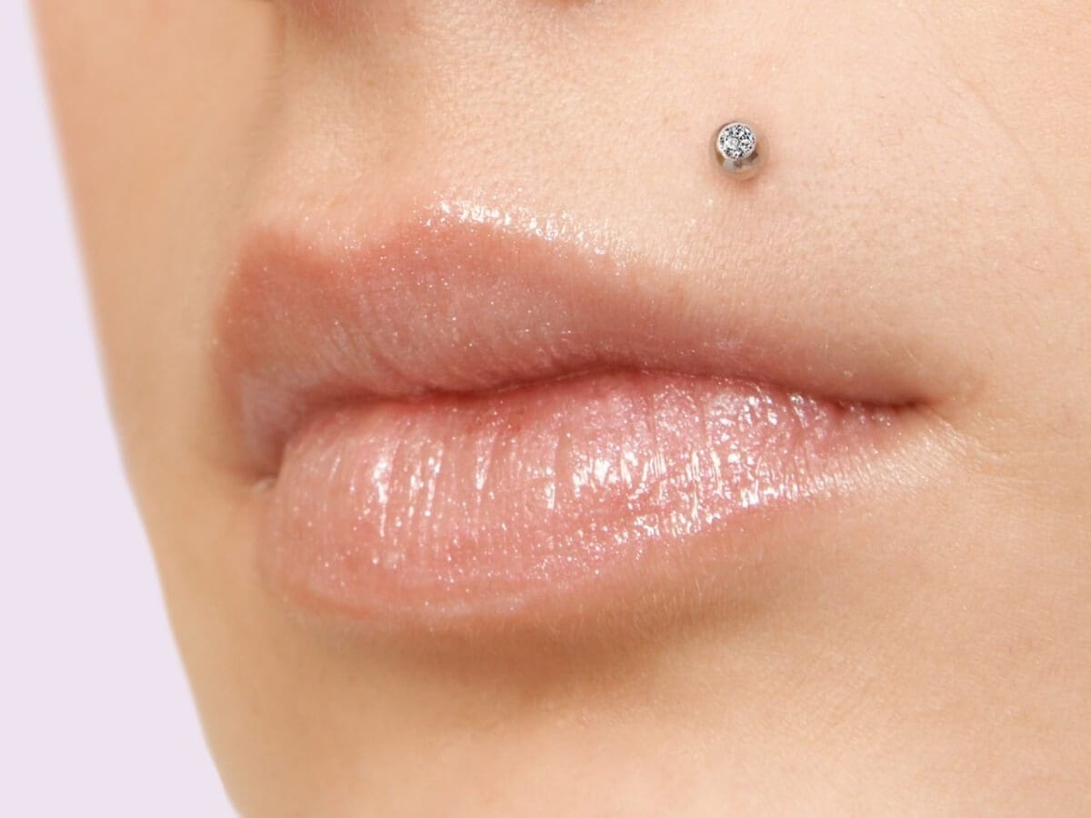 Joias para Piercing Monroe: Escolha o Material e o Tamanho Ideal