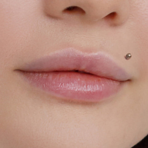 Guia Completo: Piercing Monroe vs. Piercing Madonna - Diferenças e Semelhanças