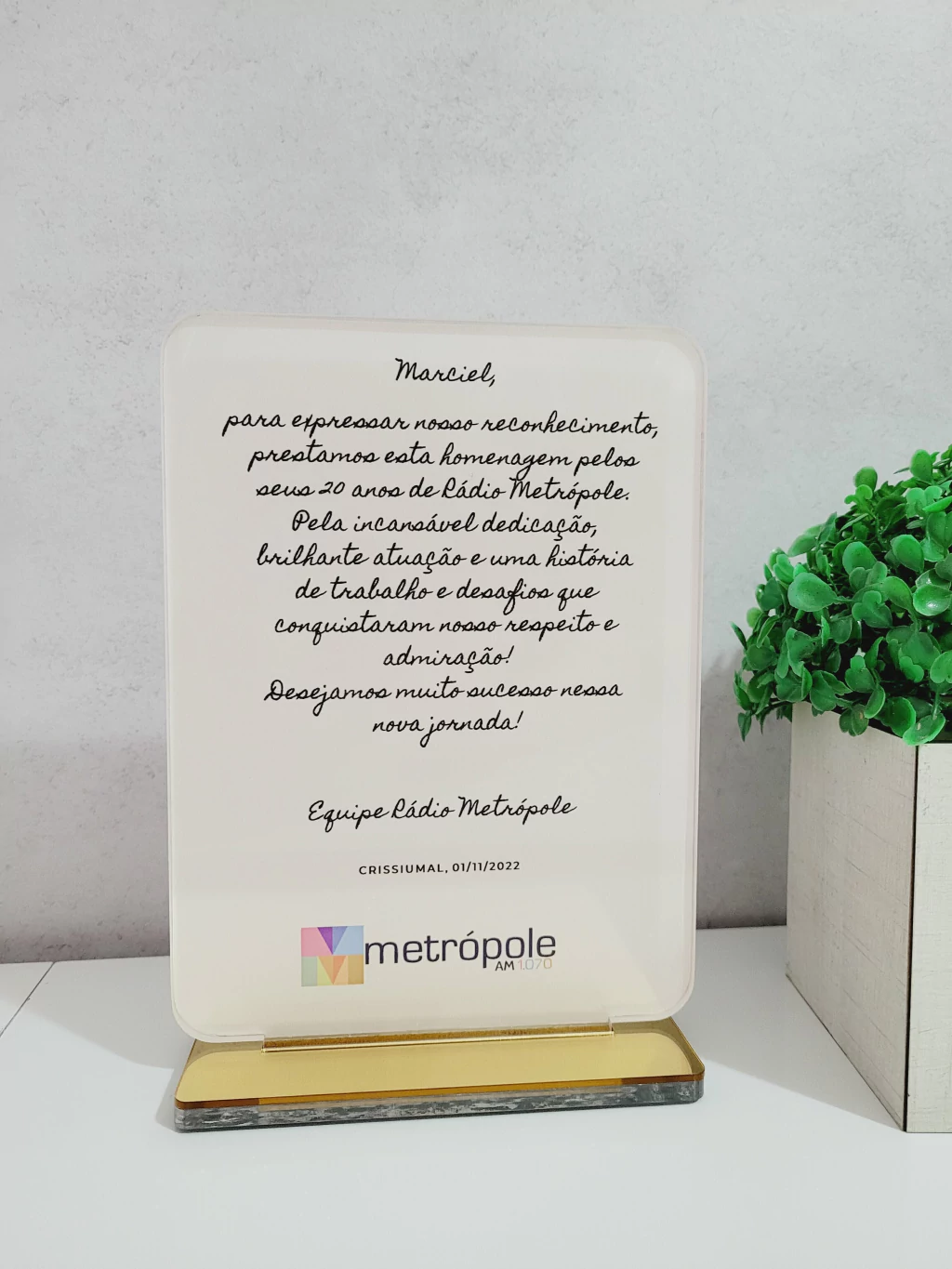 placa para parceiro comercial