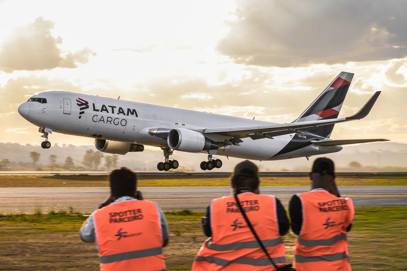 Guia Completo: Como Rastrear Voos em Tempo Real