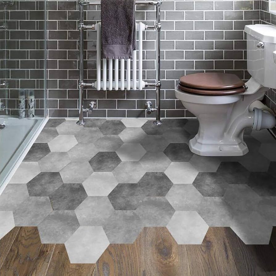 revestimento hexagonal preto e branco banheiro