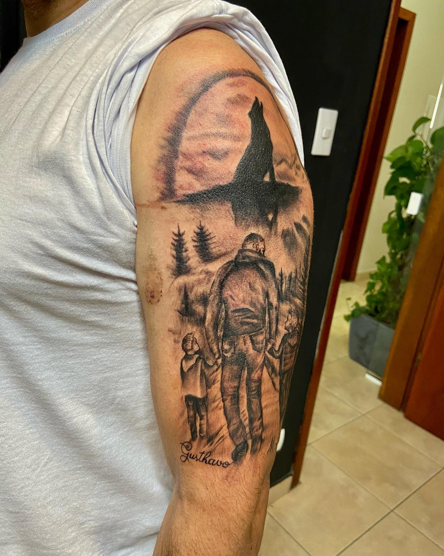 Tatuagens Minimalistas para Homenagear Filhos: Guia Completo