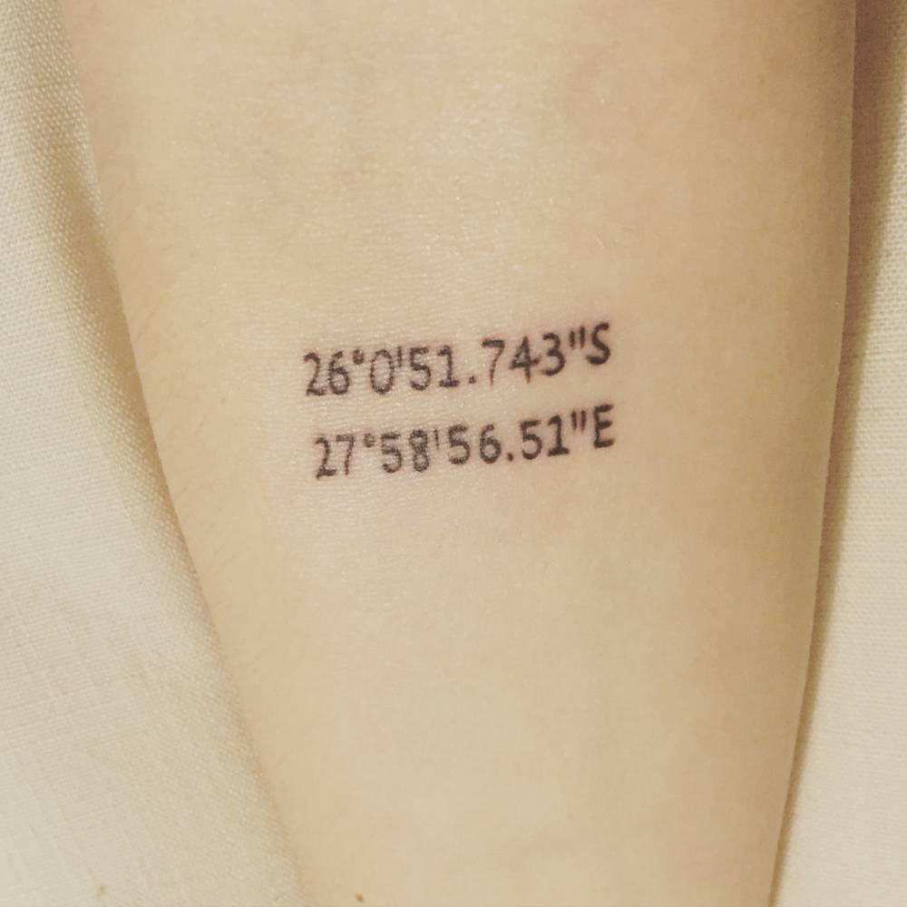 tatuagem fineline ou blackwork para mãe falecida qual escolher