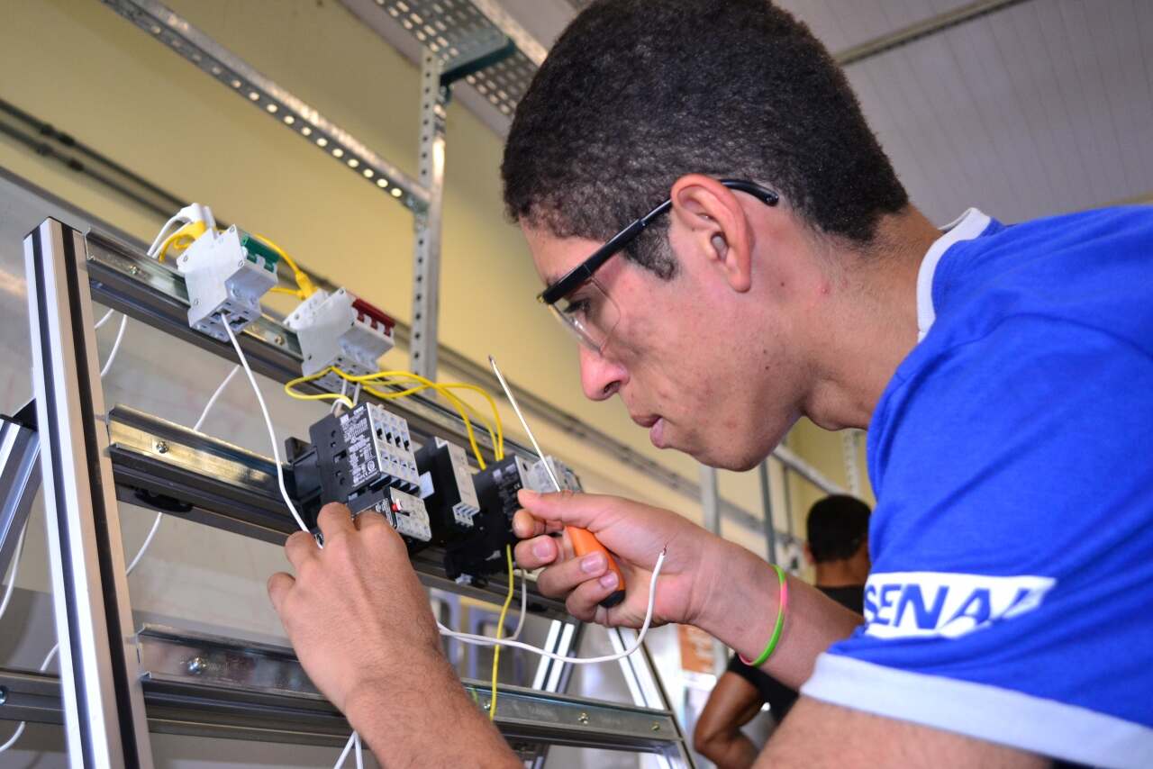 Eletricista vs. Técnico em Eletrotécnica: Entenda as diferenças