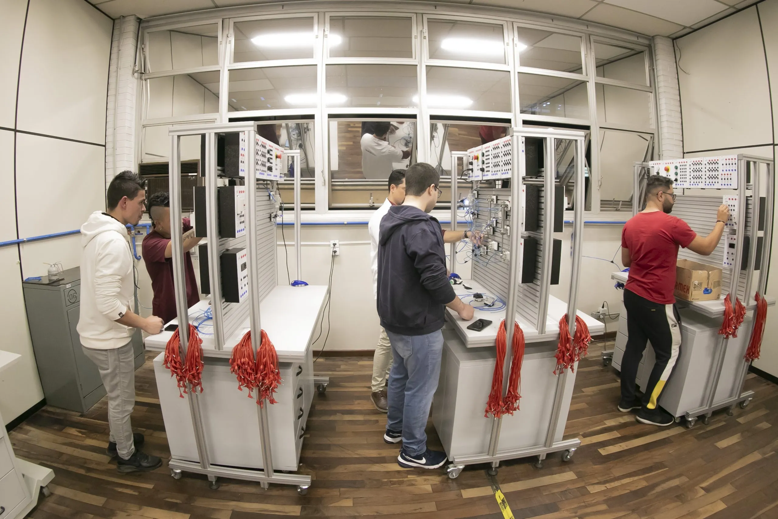 Eletricista vs. Técnico em Eletrotécnica: Entenda as diferenças