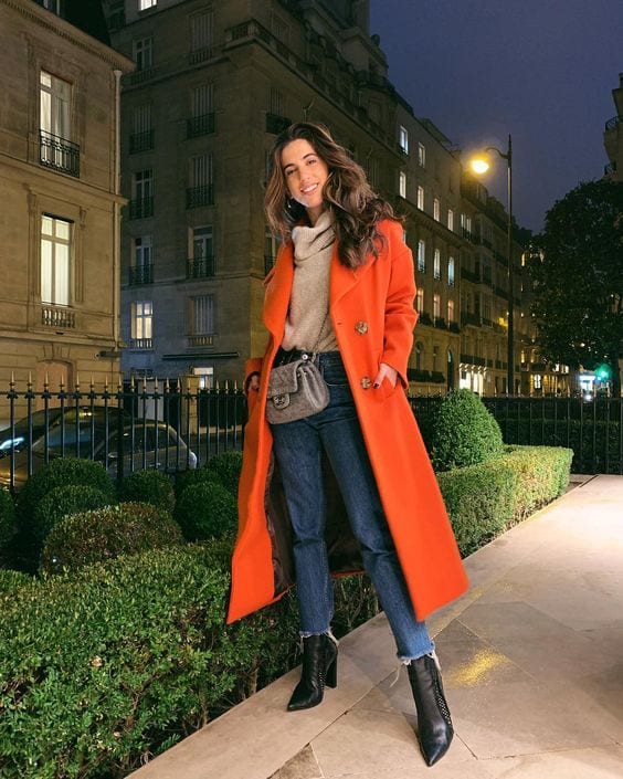 5 ideias de títulos:
1. Alfaiataria Moderna: Como Atualizar seu Guarda-Roupa Corporativo para 2026
2. Tricôs Vintage e Texturas: O Conforto que Invade o Escritório no Outono/Inverno 2026
3. As Cores que Definem o Outono/Inverno 2026: Do Clássico ao Ousado
4. Saias Longas e Midi: A Versatilidade que Transforma o Office Look
5. Acessórios que Elevam o Visual Corporativo: Detalhes que Fazem a Diferença em 2026