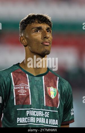 Tiago Gomes: O que dizem os alunos sobre a Escola Nova Elite?