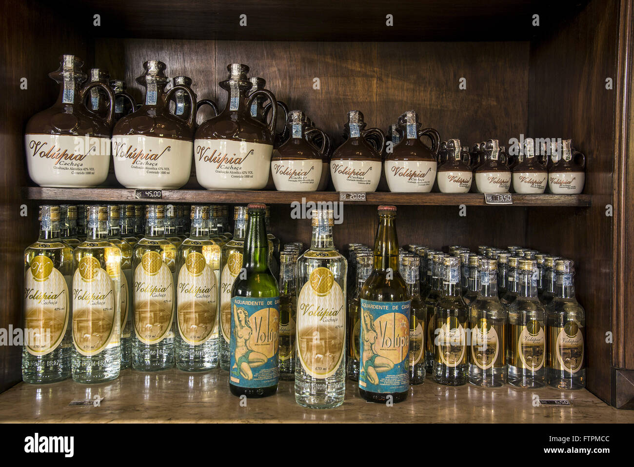 Guia completo do CNAE 1111-9/01 para produtores de aguardente