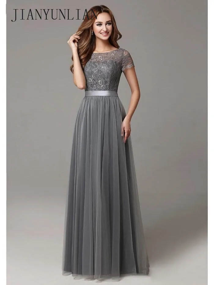 vestido de festa cinza com renda
