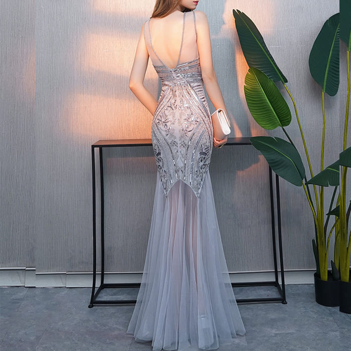 vestido de festa cinza com bordado