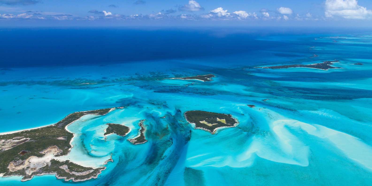 1. Roteiros de Cruzeiro de Miami para as Bahamas em 2026: Opções e Preços
2. Documentação Essencial para Brasileiros em Cruzeiros para as Bahamas
3. As Melhores Companhias de Cruzeiro para Explorar as Bahamas saindo de Miami
4. Dicas de Época: Quando Fazer seu Cruzeiro para as Bahamas?
5. Cruzeiros de Luxo vs. Econômicos: Qual Escolher para as Bahamas?