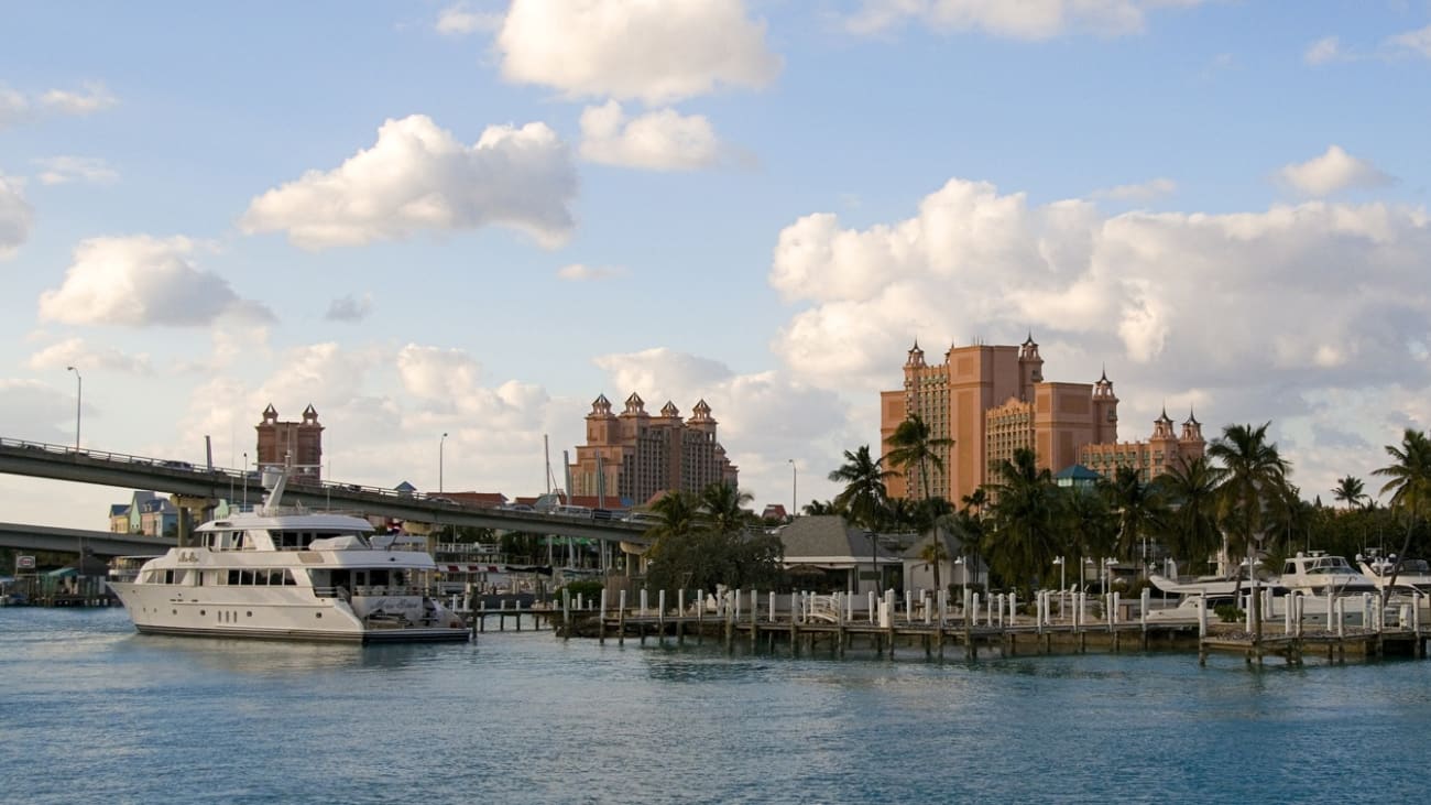 1. Roteiros de Cruzeiro de Miami para as Bahamas em 2026: Opções e Preços
2. Documentação Essencial para Brasileiros em Cruzeiros para as Bahamas
3. As Melhores Companhias de Cruzeiro para Explorar as Bahamas saindo de Miami
4. Dicas de Época: Quando Fazer seu Cruzeiro para as Bahamas?
5. Cruzeiros de Luxo vs. Econômicos: Qual Escolher para as Bahamas?