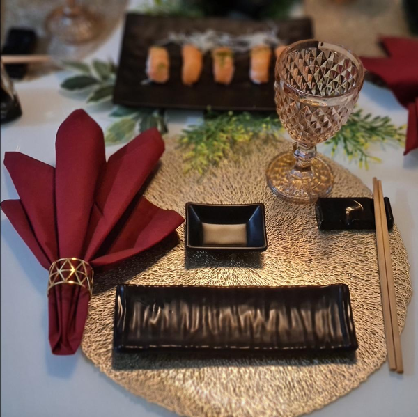 mesa dourada elegante