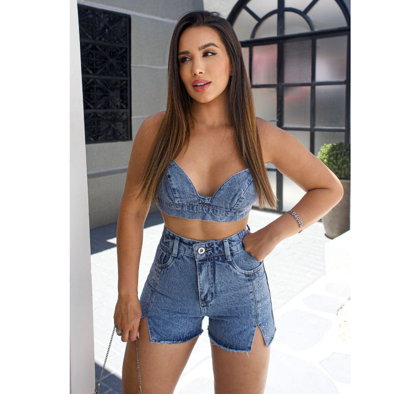 short jeans bordado com pedrarias