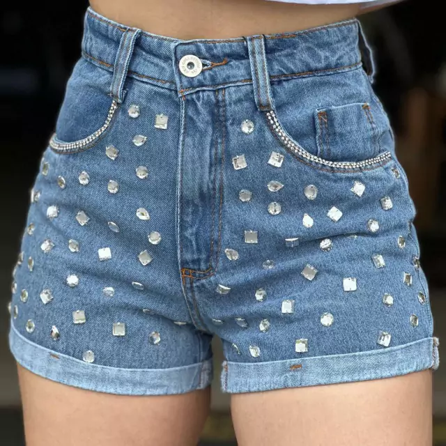 short jeans com strass